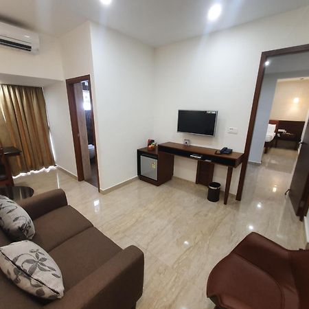 Hotel Aida Kottayam Buitenkant foto