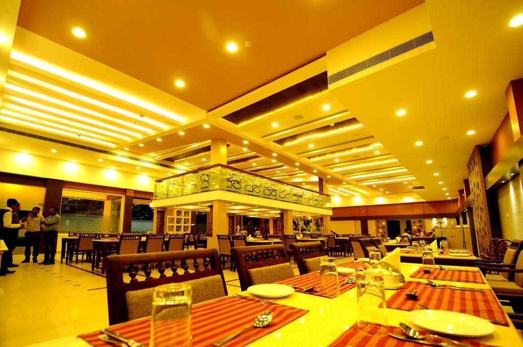 Hotel Aida Kottayam Buitenkant foto