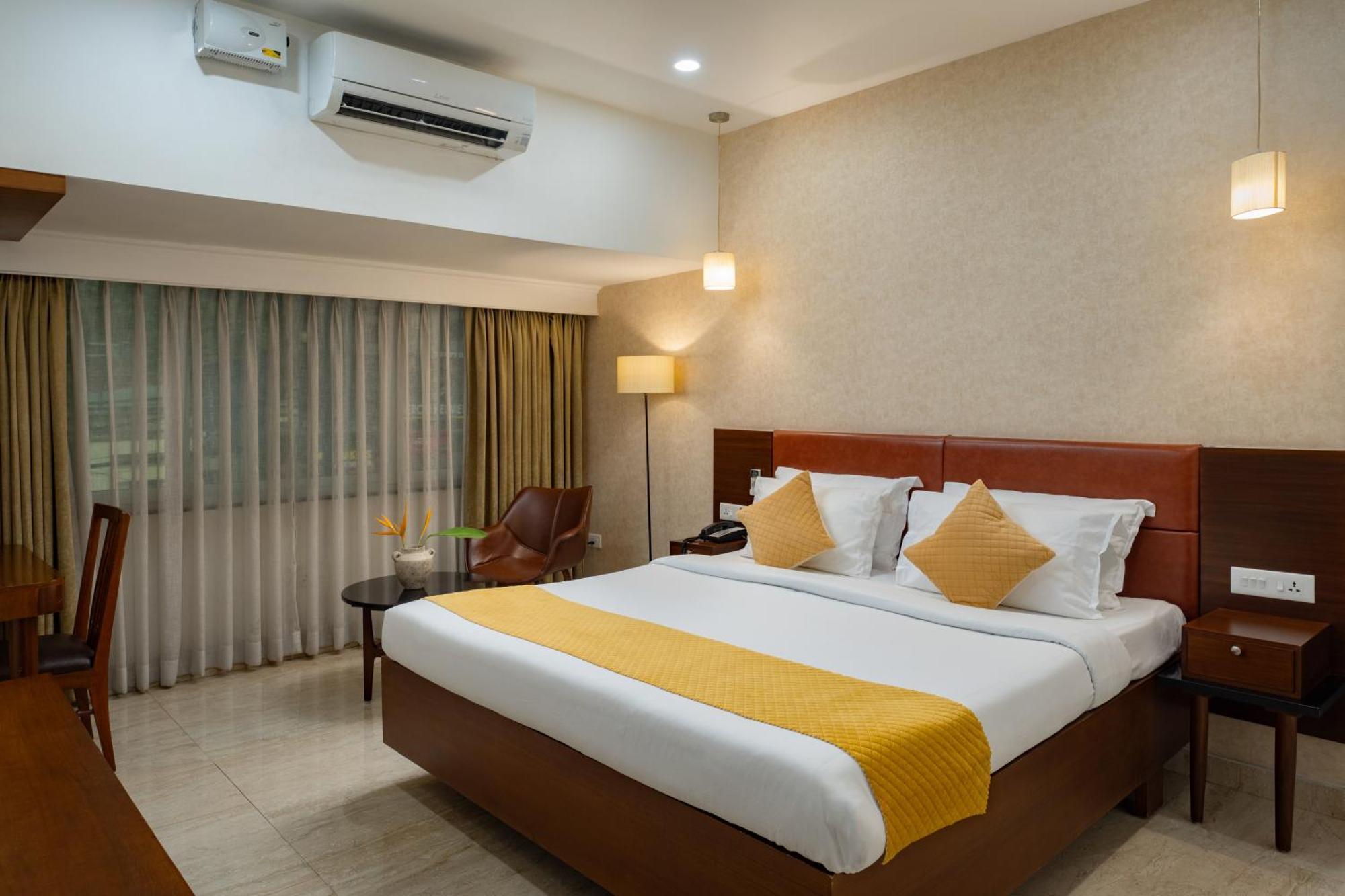 Hotel Aida Kottayam Buitenkant foto