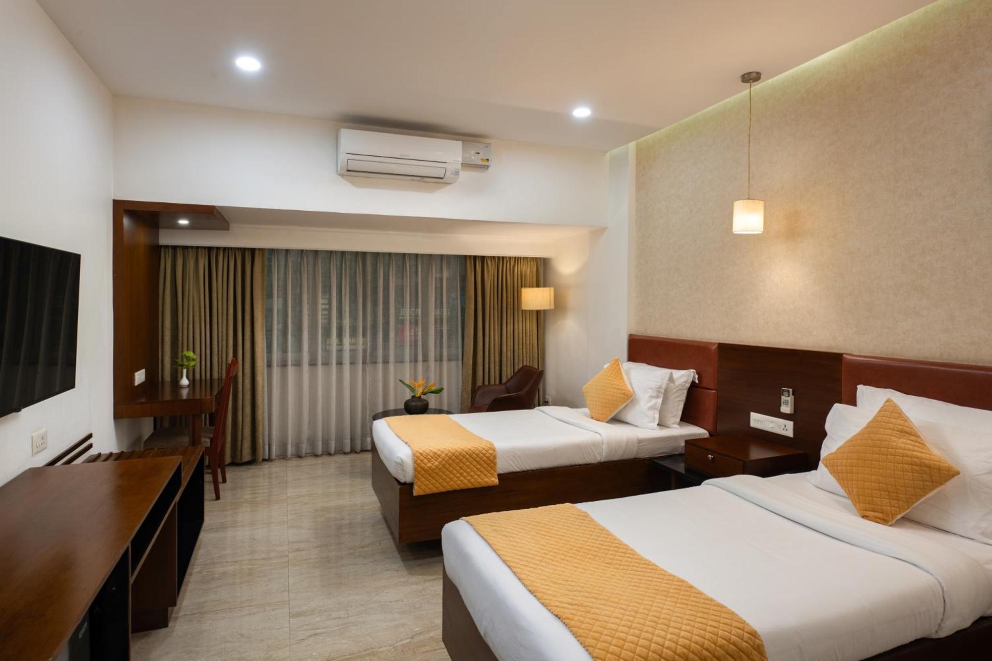 Hotel Aida Kottayam Buitenkant foto