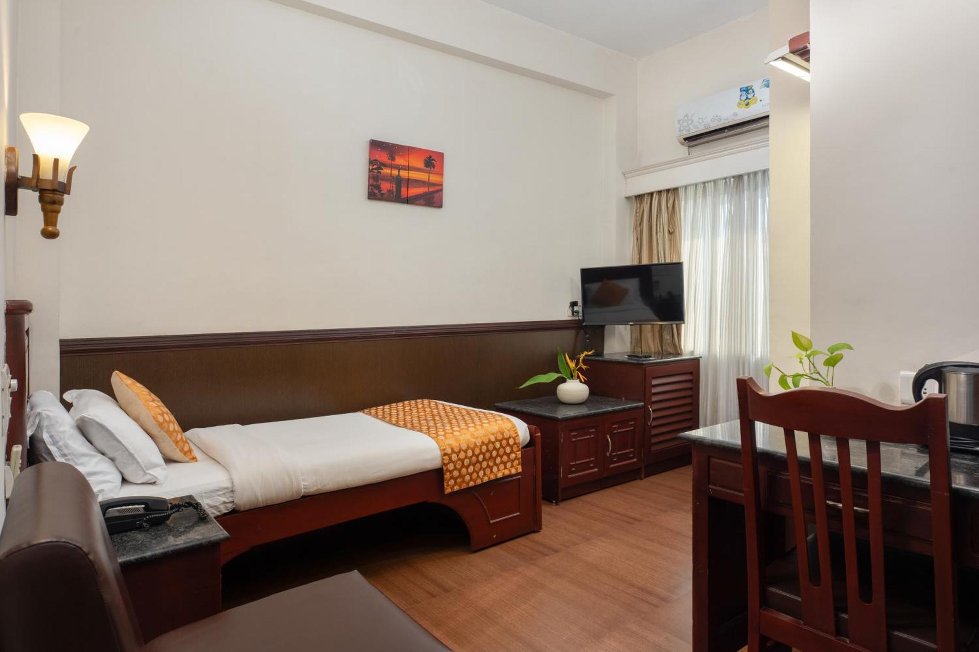 Hotel Aida Kottayam Buitenkant foto