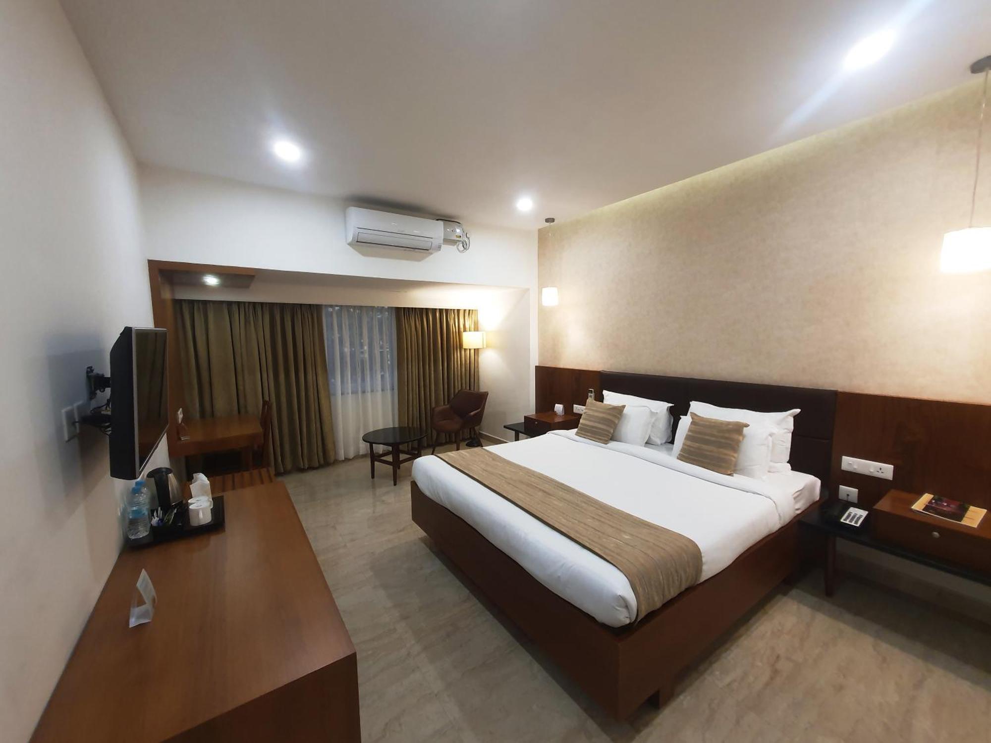 Hotel Aida Kottayam Buitenkant foto