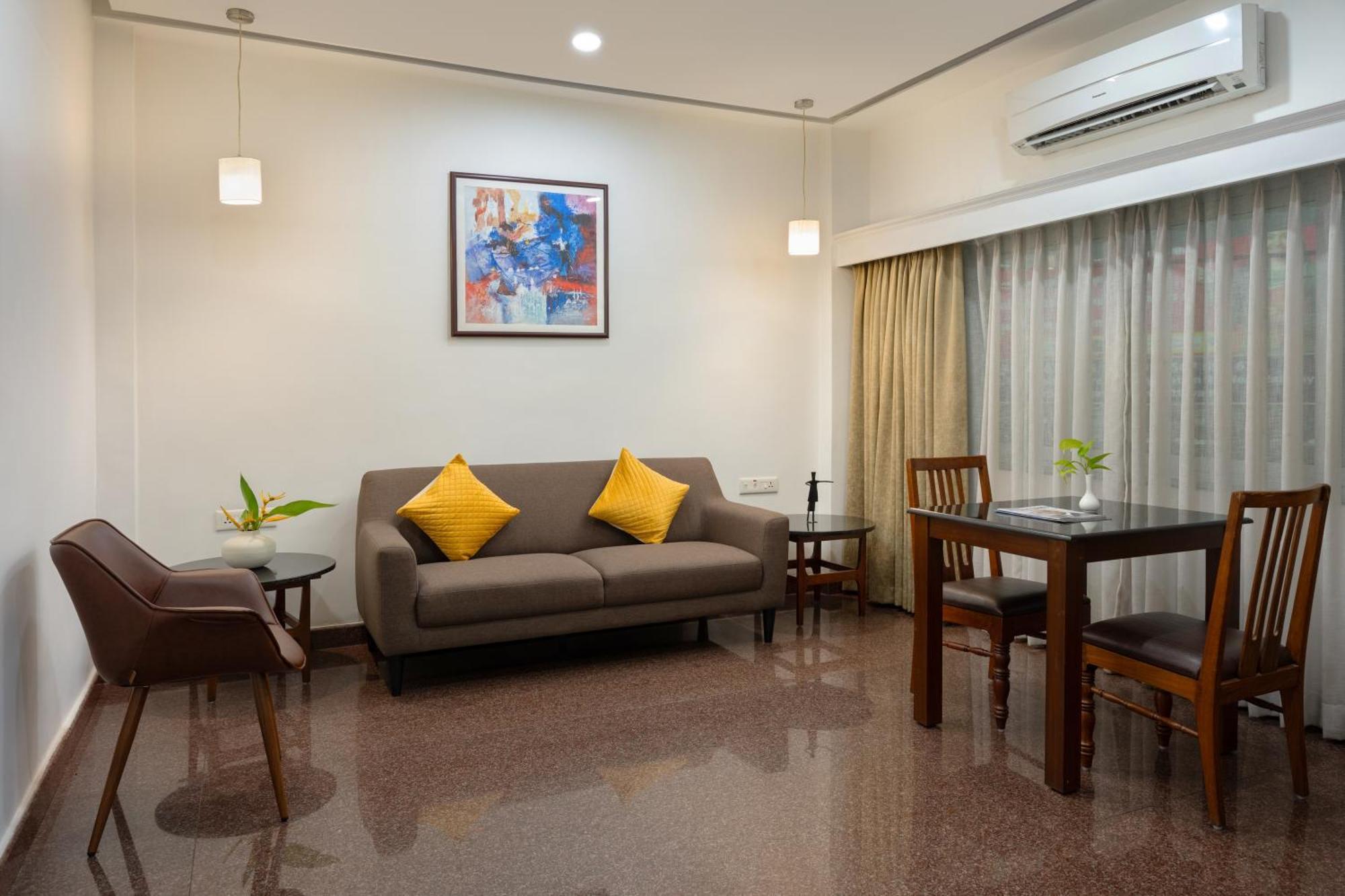 Hotel Aida Kottayam Buitenkant foto