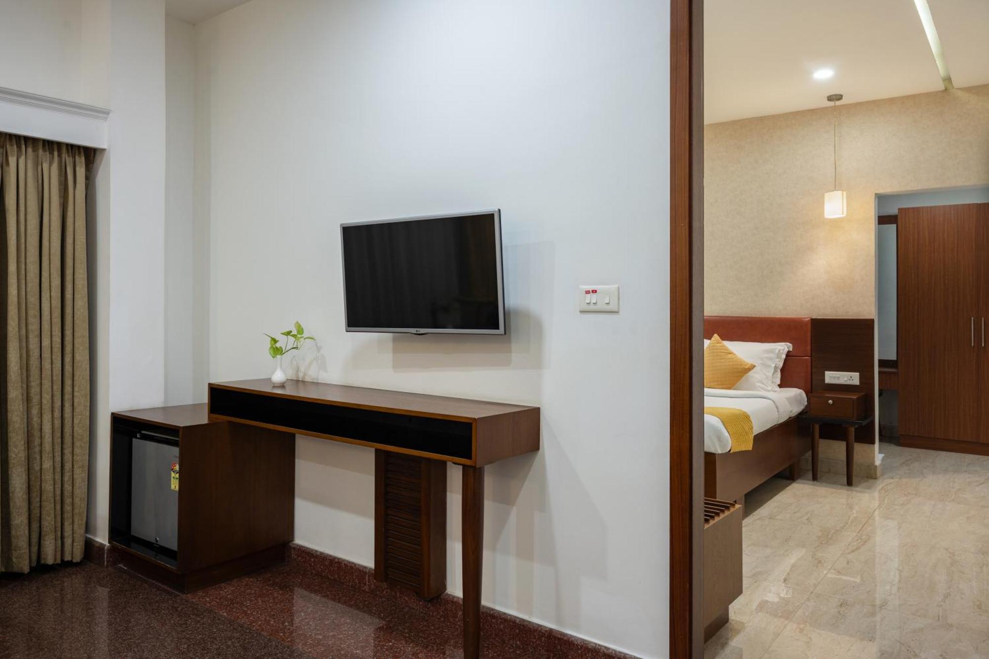 Hotel Aida Kottayam Buitenkant foto