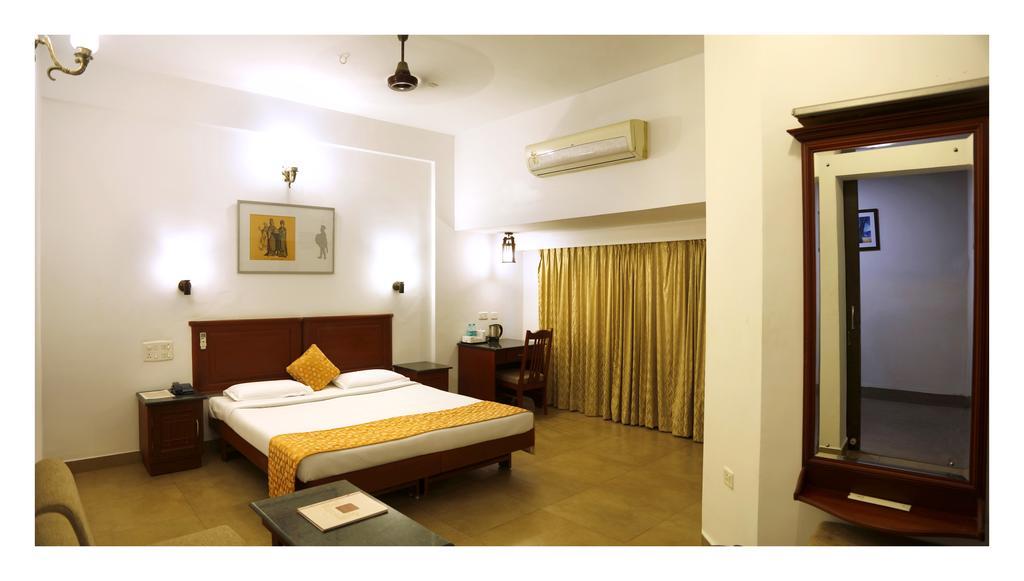 Hotel Aida Kottayam Buitenkant foto