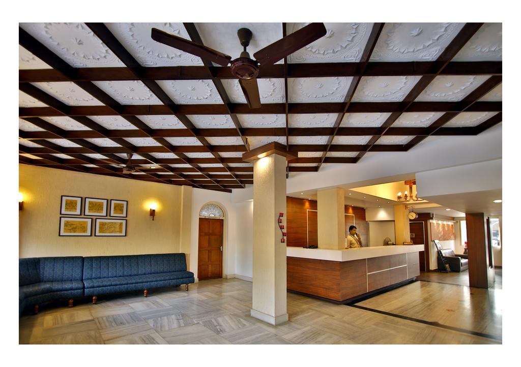 Hotel Aida Kottayam Buitenkant foto