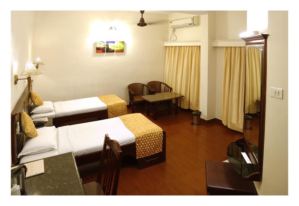 Hotel Aida Kottayam Buitenkant foto