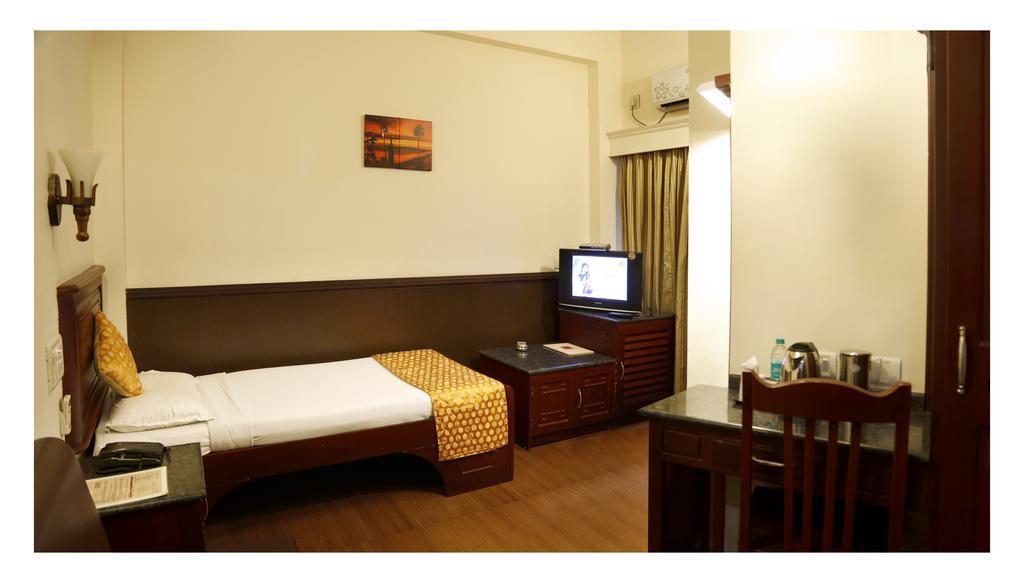 Hotel Aida Kottayam Buitenkant foto