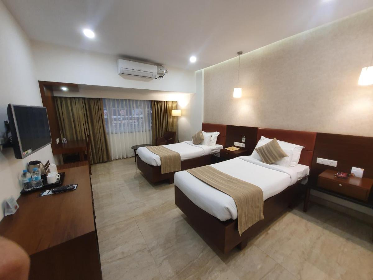 Hotel Aida Kottayam Buitenkant foto