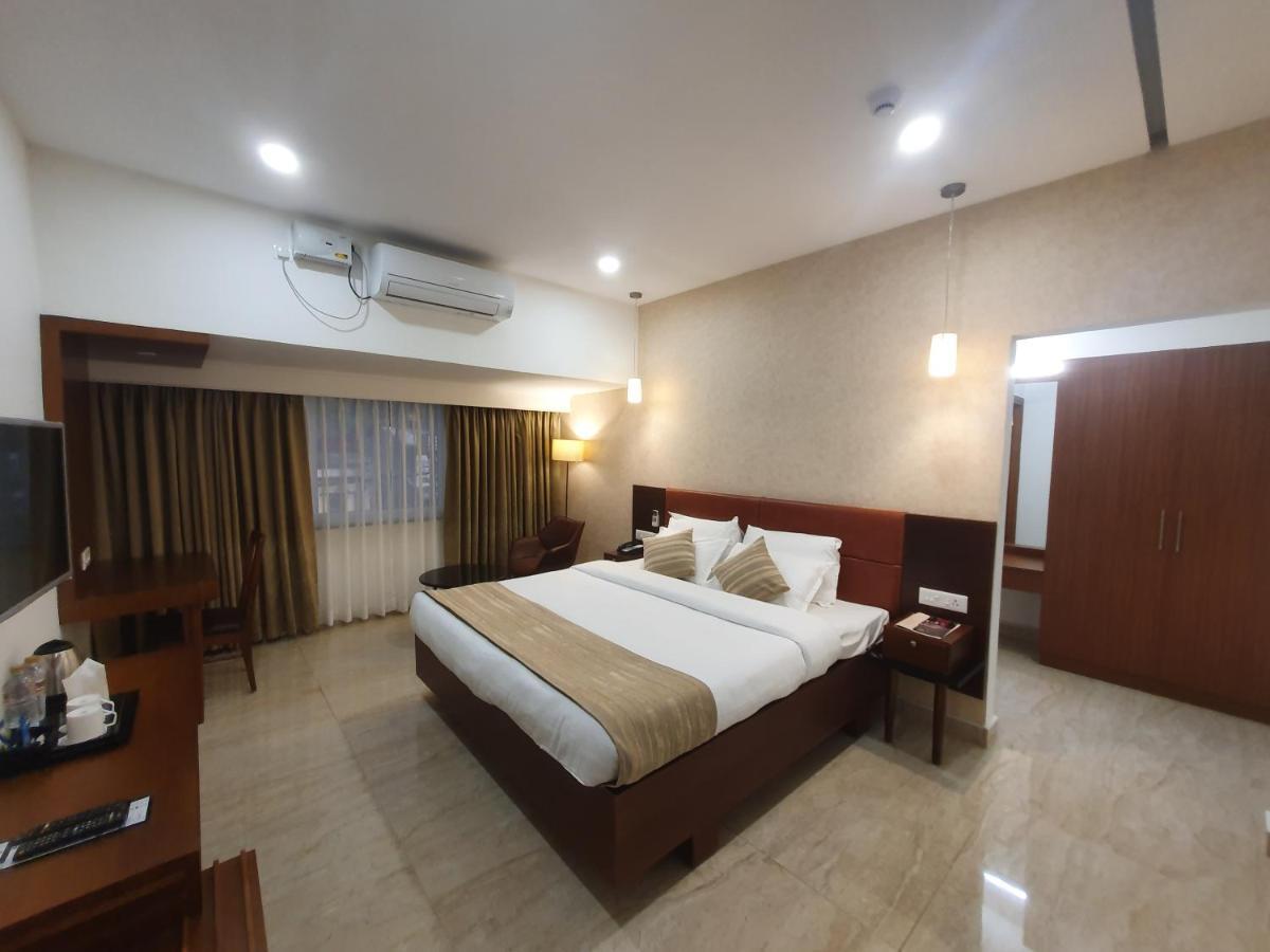 Hotel Aida Kottayam Buitenkant foto