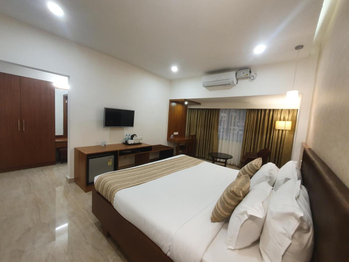 Hotel Aida Kottayam Buitenkant foto