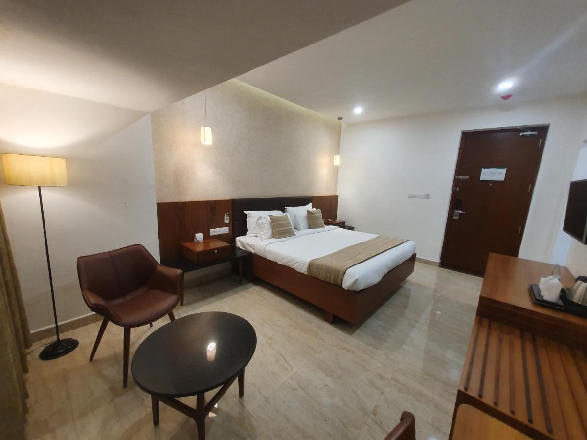 Hotel Aida Kottayam Buitenkant foto